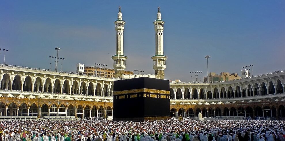 Kaaba_mirror_edit_jj