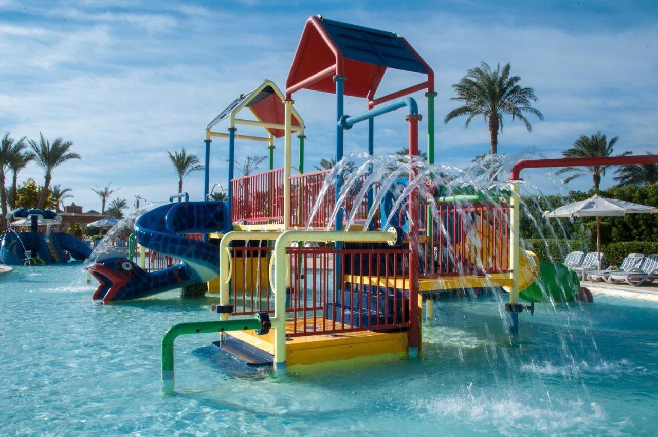 Continental Plaza Beach Resort4