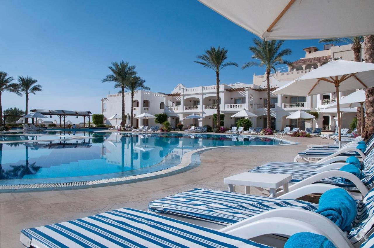 Continental Plaza Beach Resort6