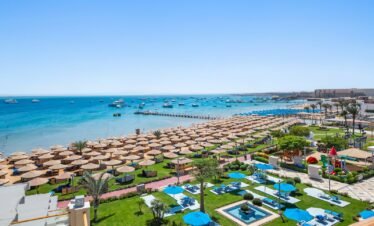 Pickalbatros White Beach Resort